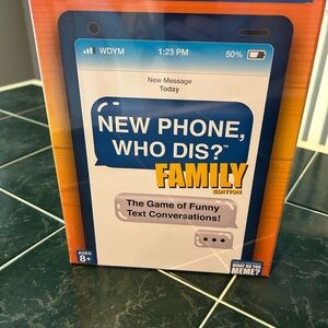 BRAND NEW SEALED FAMILY CARD GAME - NEW PHONE, WHO DIS? FAMILY EDITION